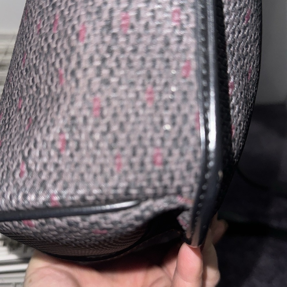 YSL crossbody.  Excellent used condition! - Picture 17 of 17